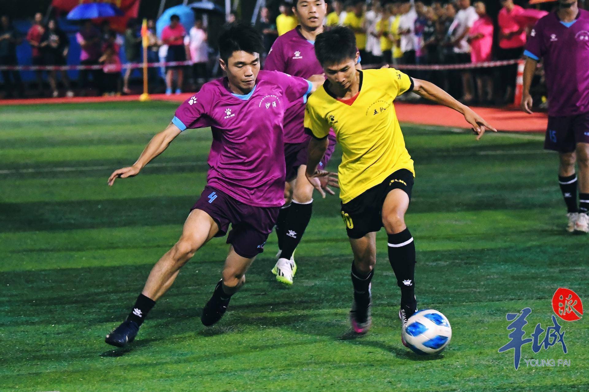 精彩的足球赛季拉开序幕，球队展现技艺