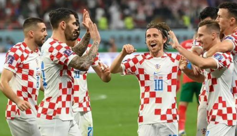 包含欧洲杯复赛即将开战，豪门球队期待重现辉煌的词条