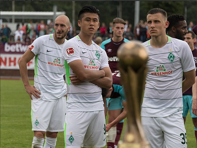 双核心前锋合力砍分，球队轻松击败对手