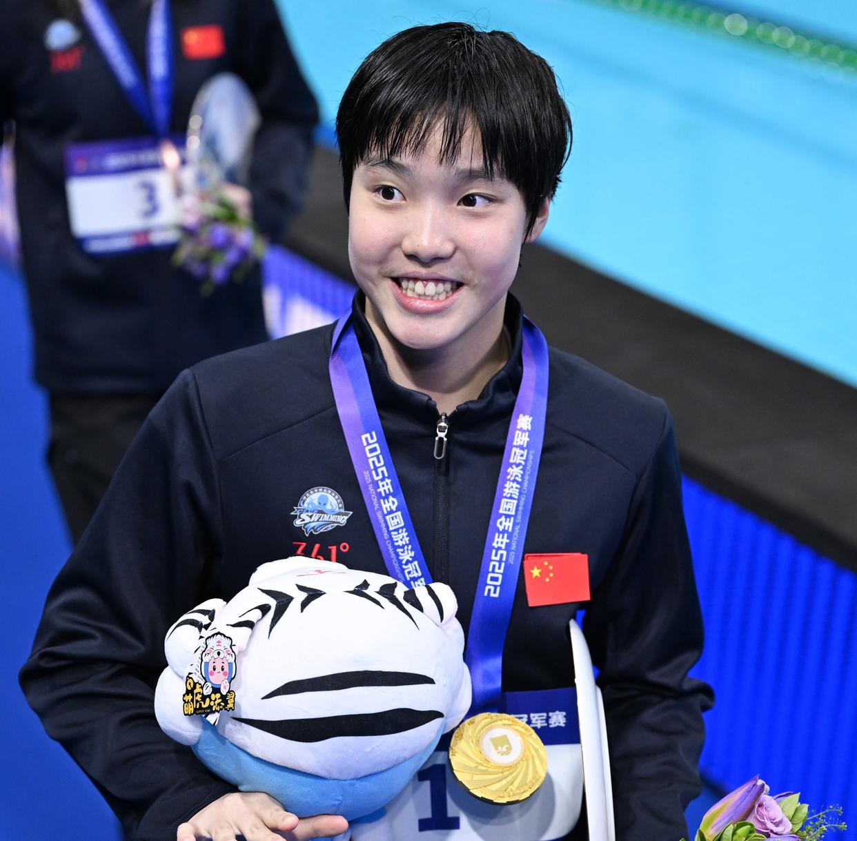 赛后新星喜悦落泪，表达获胜喜悦