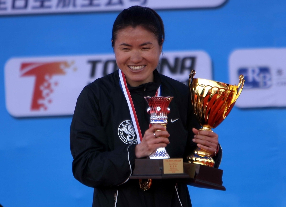 赛后新星喜悦落泪，表达获胜喜悦