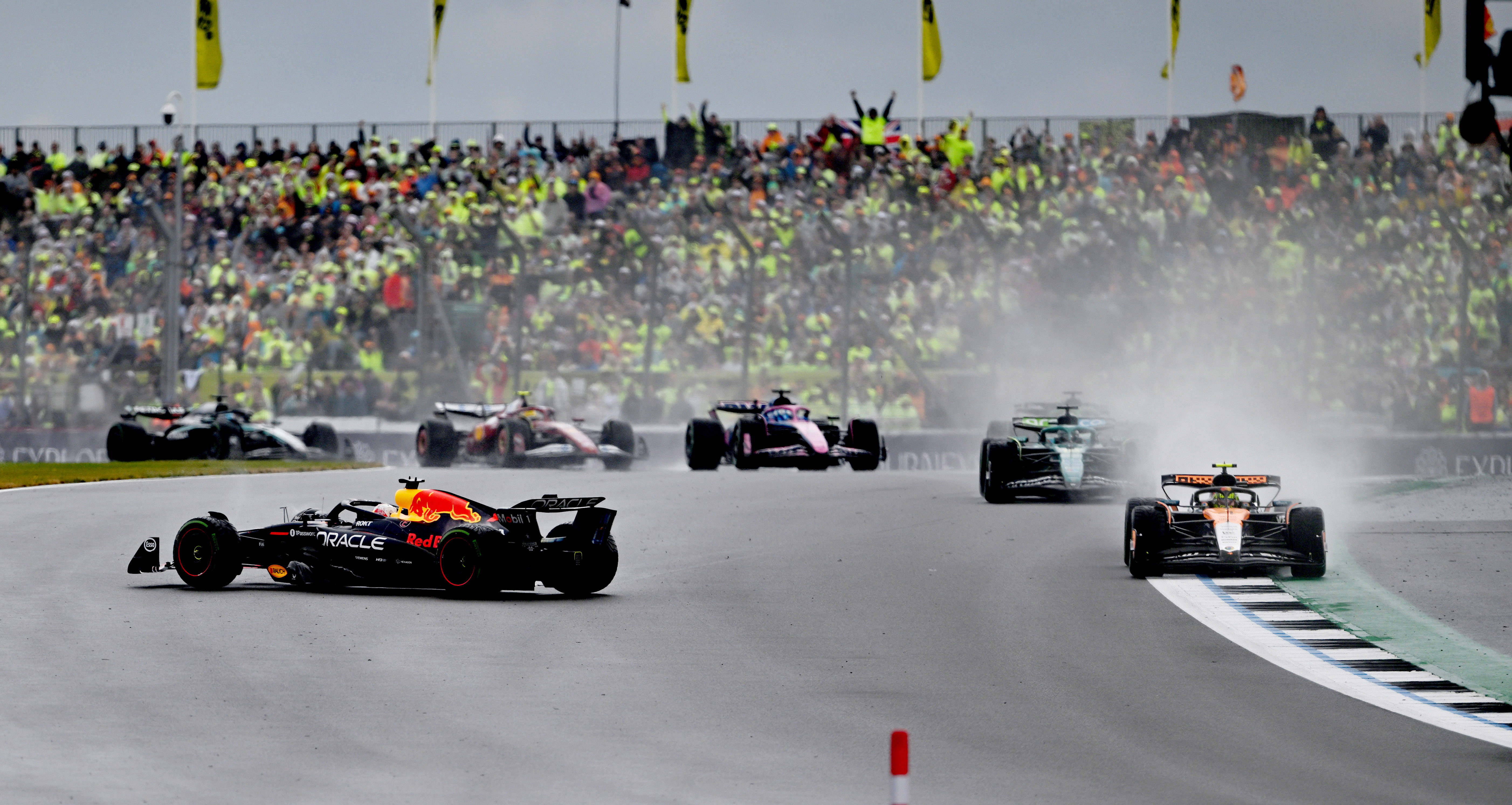 索伯车队力克红牛车队，拉塞尔惊艳四座的简单介绍