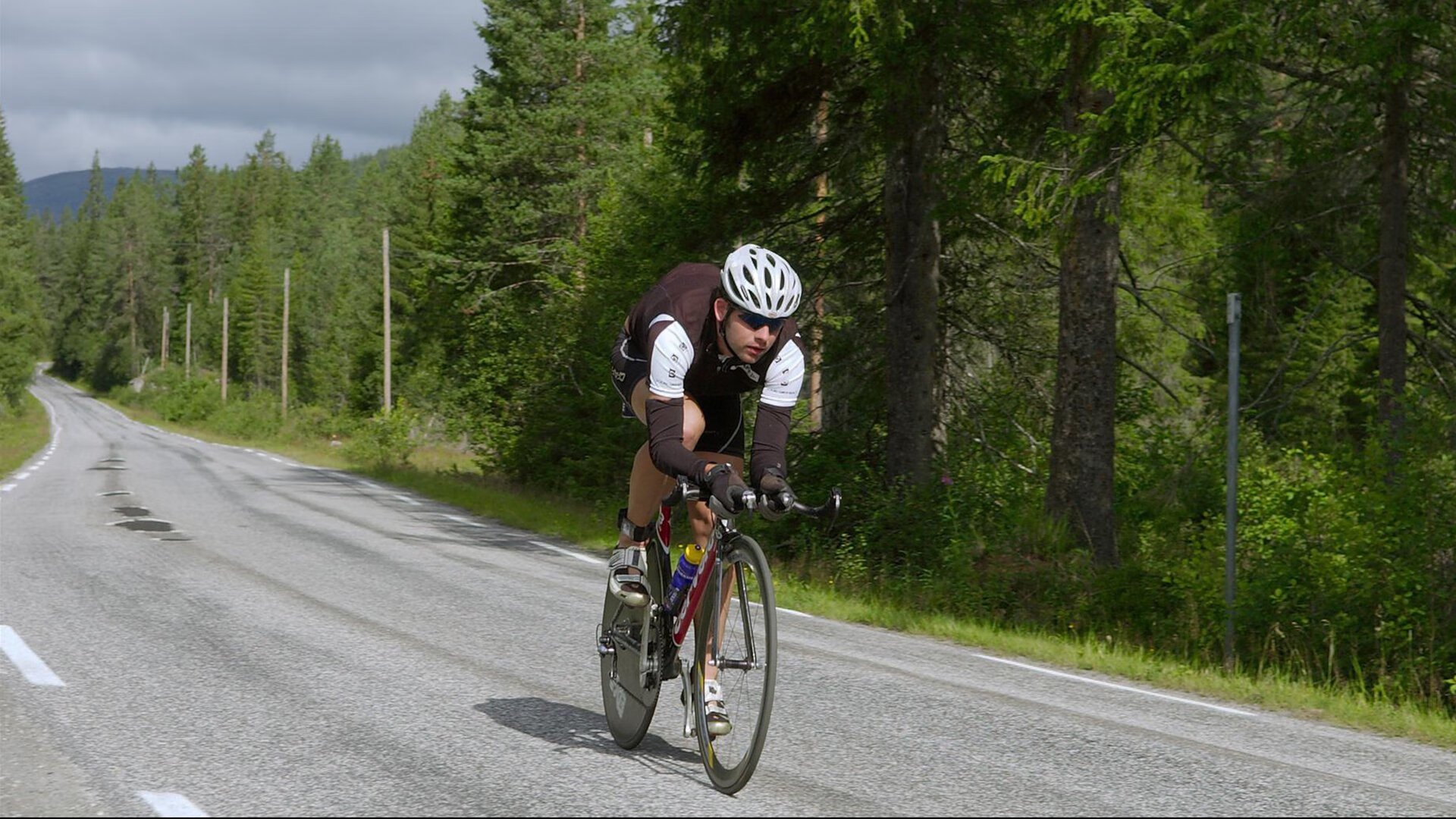 从活塞铁血到全球舞台，拉梅洛·鲍尔如何将NBA的强势转化为世界杯的接管