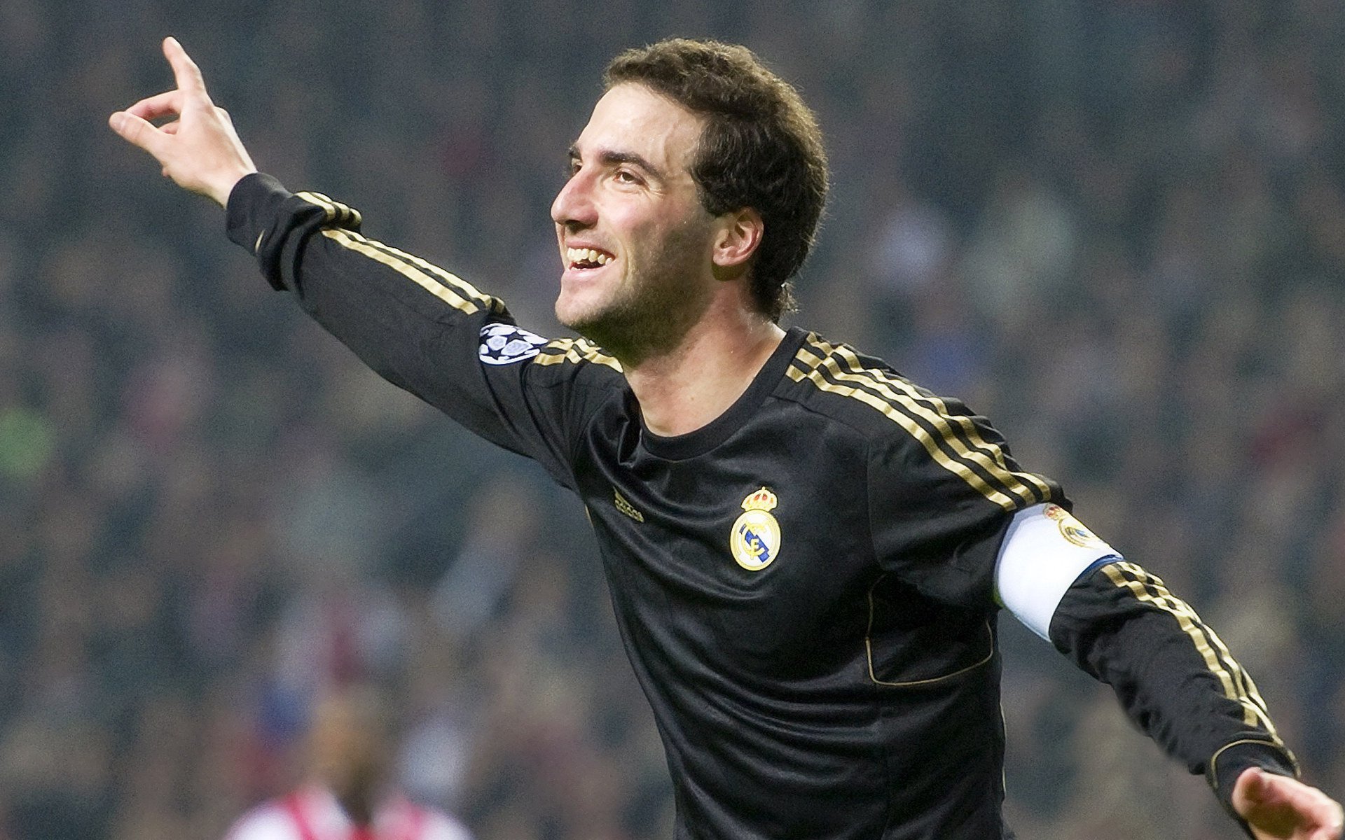 绿茵场上的意志对决，波兰加时鏖战力克阿尔及利亚，演绎意甲焦点战之外的足球史诗