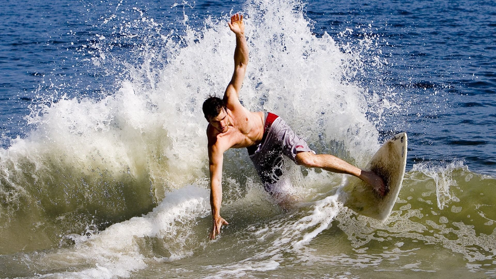 霍勒迪高光闪耀，山西队轻取深圳的背后，团队篮球的胜利